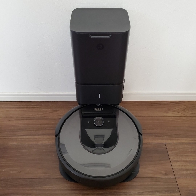 iRobot(アイロボット)のゆたさん専用（Robot ルンバ i7+ 〖ゴミ収集機付き〗） スマホ/家電/カメラの生活家電(掃除機)の商品写真