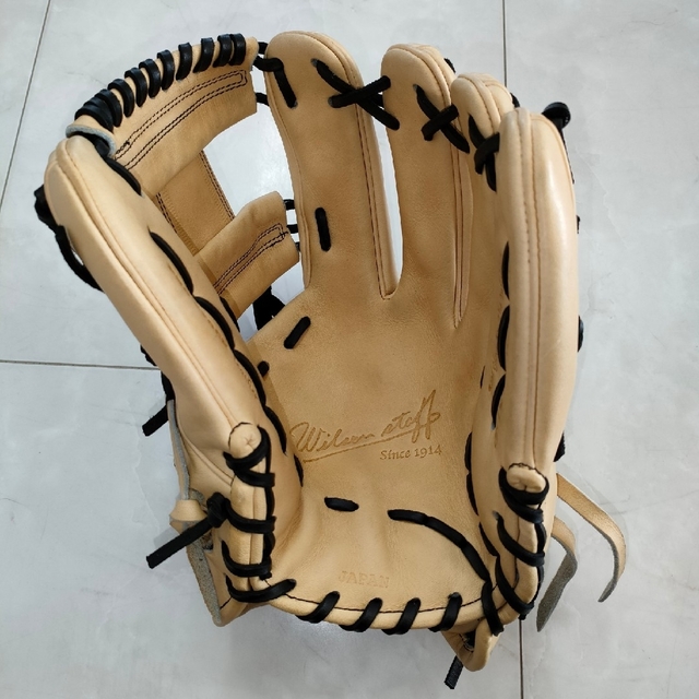 Wilson Staff(ウィルソンスタッフ)の【新品】ウイルソンスタッフ 硬式 87型 外崎モデル 内野手 グローブ グラブ スポーツ/アウトドアの野球(グローブ)の商品写真