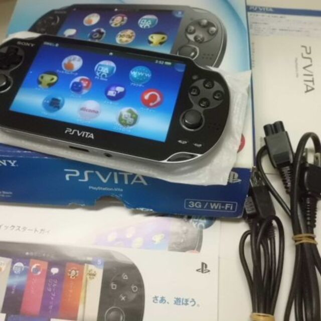 PlayStation Vita(プレイステーションヴィータ)のPSVITA PCH-1100 エンタメ/ホビーのゲームソフト/ゲーム機本体(携帯用ゲーム機本体)の商品写真