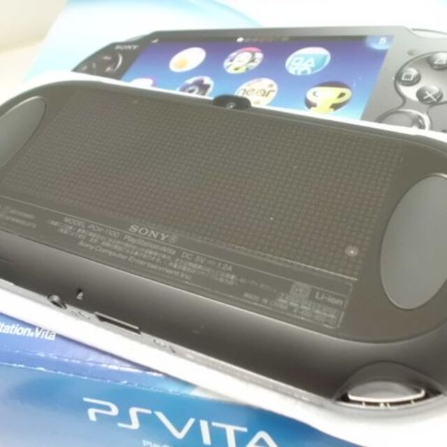 PlayStation Vita(プレイステーションヴィータ)のPSVITA PCH-1100 エンタメ/ホビーのゲームソフト/ゲーム機本体(携帯用ゲーム機本体)の商品写真