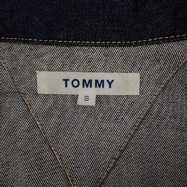 TOMMY HILFIGER(トミーヒルフィガー)のTOMMY HILFIGER　デニムジャケット　Sサイズ レディースのジャケット/アウター(Gジャン/デニムジャケット)の商品写真