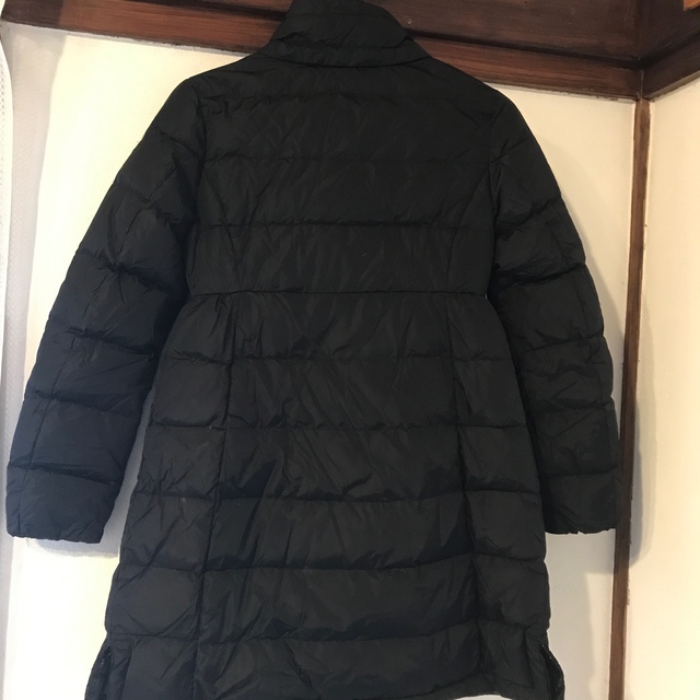 MONCLER  子供ジャンパー140センチ キッズ/ベビー/マタニティのキッズ服女の子用(90cm~)(ジャケット/上着)の商品写真