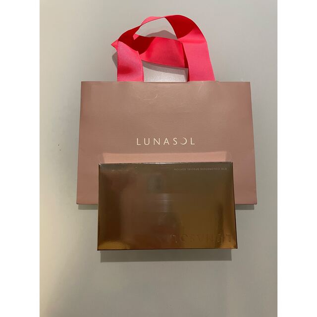 LUNASOL(ルナソル)のルナソル2022ホリデー アイカラーレーションスペシャルエディション EX02 コスメ/美容のベースメイク/化粧品(アイシャドウ)の商品写真