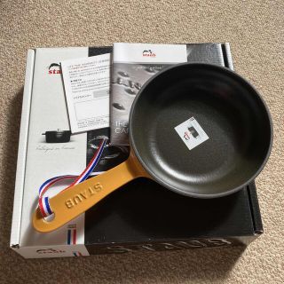 ストウブ(STAUB)の新品未使用　ストウブ　スキレット16cm マスタード(鍋/フライパン)