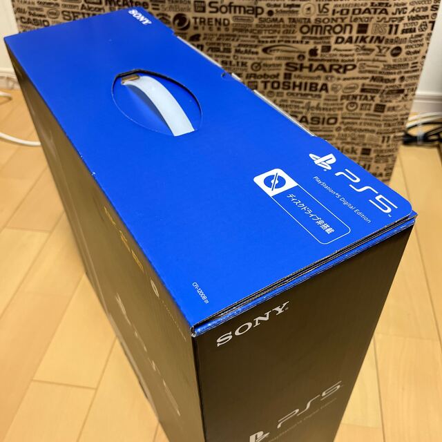 PlayStation(プレイステーション)のPlayStation 5 デジタルエディション (CFI-1200B01)  エンタメ/ホビーのゲームソフト/ゲーム機本体(家庭用ゲーム機本体)の商品写真