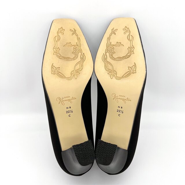 GINZA Kanematsu(ギンザカネマツ)の✨極美品✨ 銀座かねまつ 22.5cm パンプス ブラック バックル シルバー レディースの靴/シューズ(ハイヒール/パンプス)の商品写真