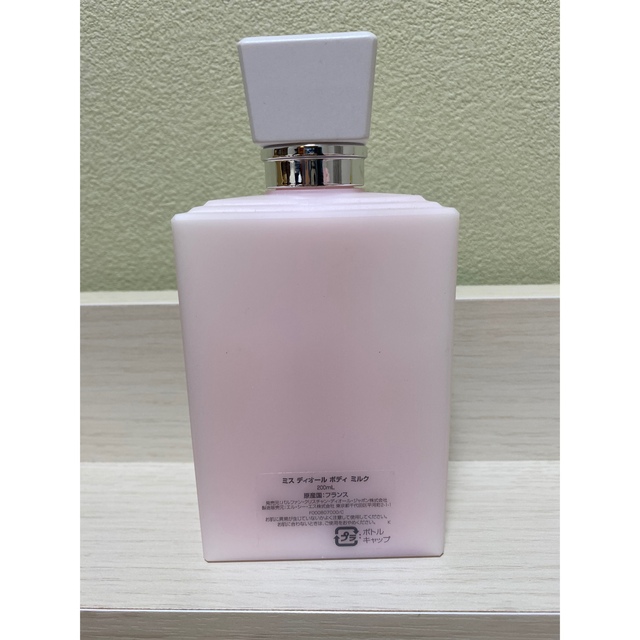 Dior(ディオール)の瑠璃様専用　Diorボディミルク200ml コスメ/美容のボディケア(ボディローション/ミルク)の商品写真