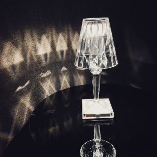 カルテル(kartell)のkartell バッテリー 充電式テーブルランプ クリア テーブルライト(テーブルスタンド)