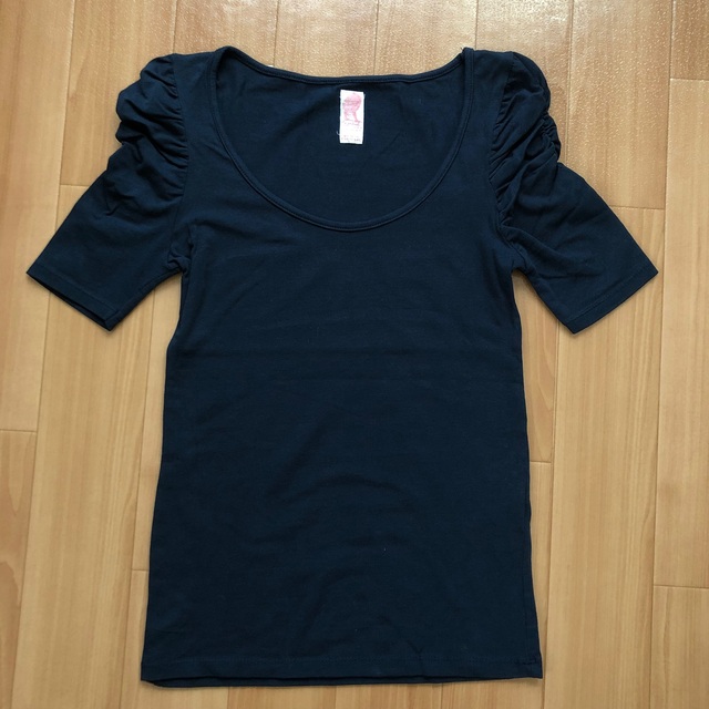 ZARA(ザラ)のZARA 袖ドレープTシャツ レディースのトップス(Tシャツ(半袖/袖なし))の商品写真