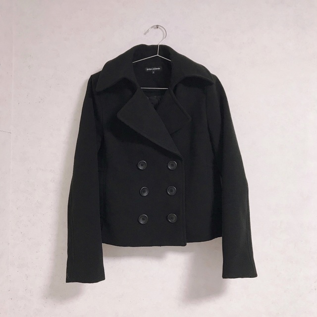 BUONA GIORNATA(ボナジョルナータ)の秋冬 黒 ショート丈 Pコート ピーコート レディースのジャケット/アウター(ピーコート)の商品写真