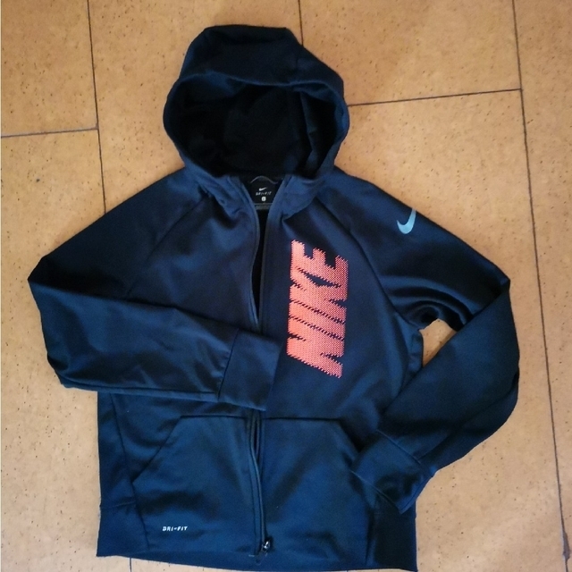 NIKE(ナイキ)のNIKE　スウェット　パーカー　DRI-FIT　Ｌ キッズ/ベビー/マタニティのキッズ服男の子用(90cm~)(ジャケット/上着)の商品写真