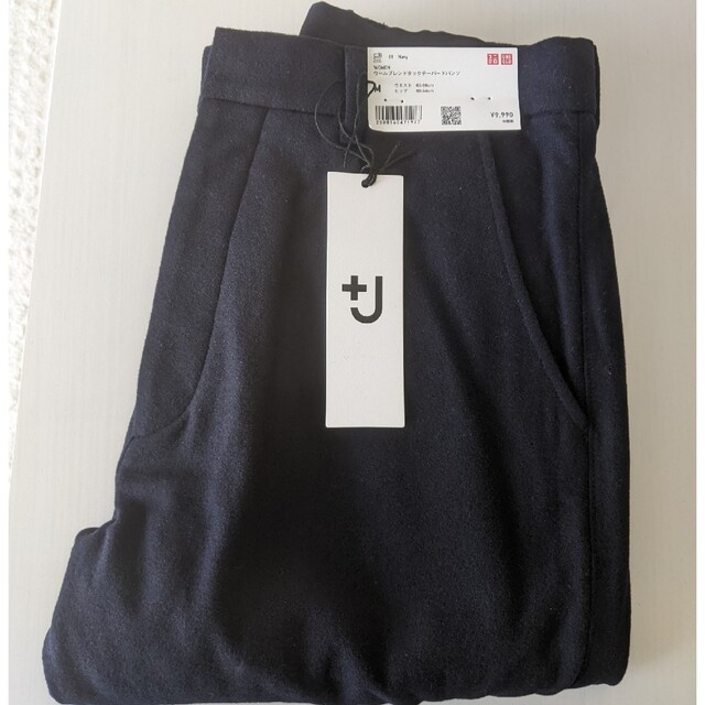 UNIQLO(ユニクロ)のユニクロ +J　ウールブレンドタックテーパードパンツ　Ｍサイズ　新品 レディースのパンツ(クロップドパンツ)の商品写真