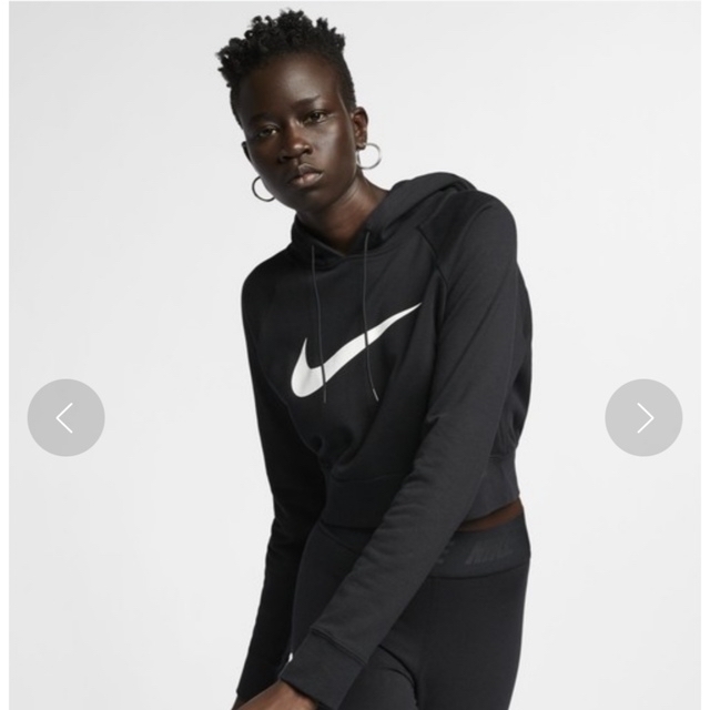 美品★送料込み★35%OFF NIKE ナイキ パーカー ショート丈 ブラック 1