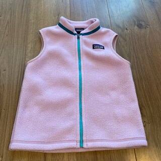 パタゴニア(patagonia)のパタゴニア フリースベスト4T(ジャケット/上着)