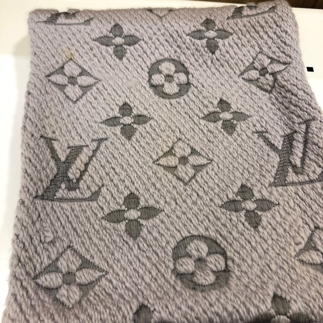 LOUIS VUITTON(ルイヴィトン)の★ルイヴィトン　エシャルプロゴマニアマフラー★ レディースのファッション小物(マフラー/ショール)の商品写真