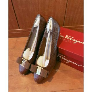 サルヴァトーレフェラガモ(Salvatore Ferragamo)のFerragamo VARA(ハイヒール/パンプス)