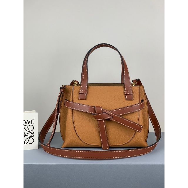 税込】 LOEWE - LOEWE ゲートトップハンドル ハンドバッグ ショルダー
