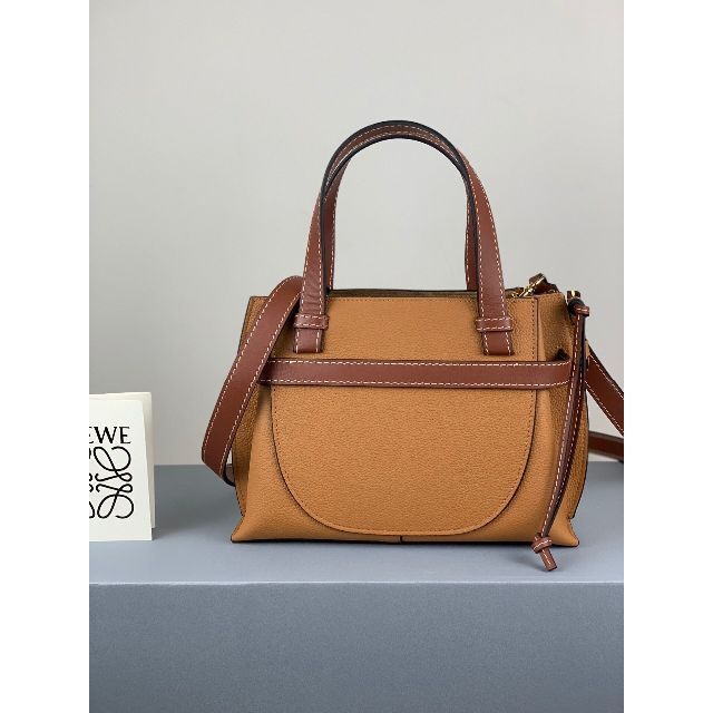 税込】 LOEWE - LOEWE ゲートトップハンドル ハンドバッグ ショルダー
