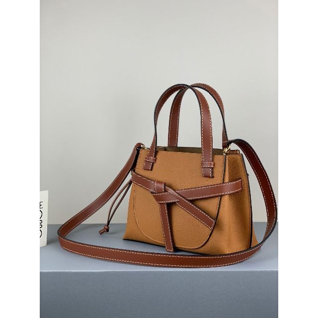 税込】 LOEWE - LOEWE ゲートトップハンドル ハンドバッグ ショルダー