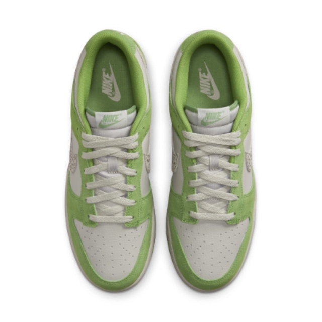 NIKE(ナイキ)のNike Dunk Low Safari Swoosh Chlorophyll メンズの靴/シューズ(スニーカー)の商品写真