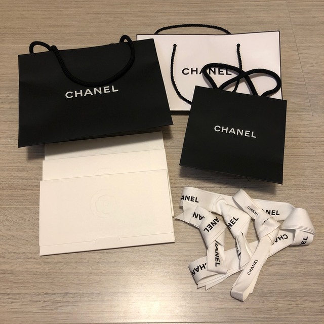 CHANEL(シャネル)のCHANEL シャネル　ショッパー　リボン　マスクケース レディースのバッグ(ショップ袋)の商品写真