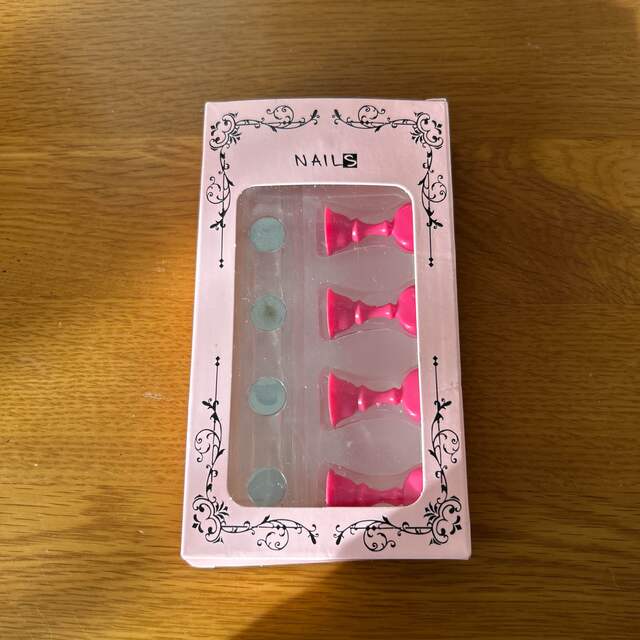 ネイルチップスタンド　ピンク コスメ/美容のネイル(ネイル用品)の商品写真