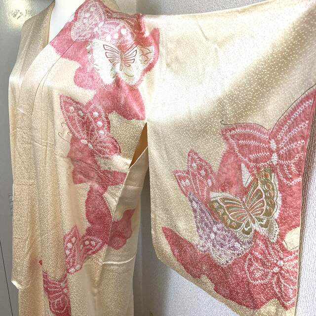 着物　訪問着　上品　蝶々　高島屋　可愛い レディースの水着/浴衣(着物)の商品写真