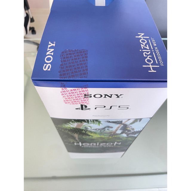 SONY(ソニー)のPlayStation5 本体 CFI-1100A01 ディスクドライブ搭載 エンタメ/ホビーのゲームソフト/ゲーム機本体(家庭用ゲーム機本体)の商品写真