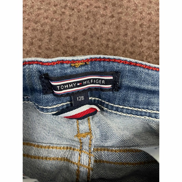 TOMMY HILFIGER(トミーヒルフィガー)のトミーフィルガー デニムパンツ キッズ/ベビー/マタニティのキッズ服女の子用(90cm~)(パンツ/スパッツ)の商品写真