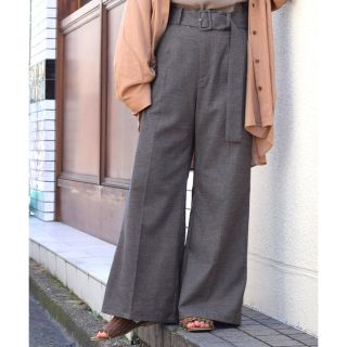 ダブルクローゼット(w closet)の【値下げ】W closet ワイドパンツ　ベルト付き(カジュアルパンツ)