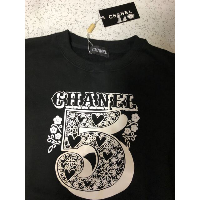 CHANEL ロゴトレーナー 黒×白 新品タグ付き 2