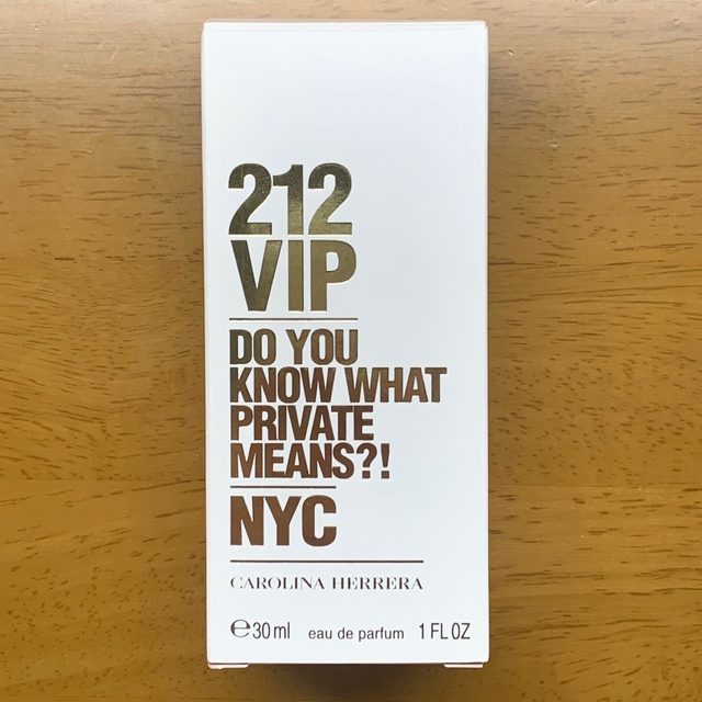 CAROLINA HERRERA(キャロライナヘレナ)のキャロライナヘレナ212 VIP オードパルファム 30mL コスメ/美容の香水(香水(女性用))の商品写真