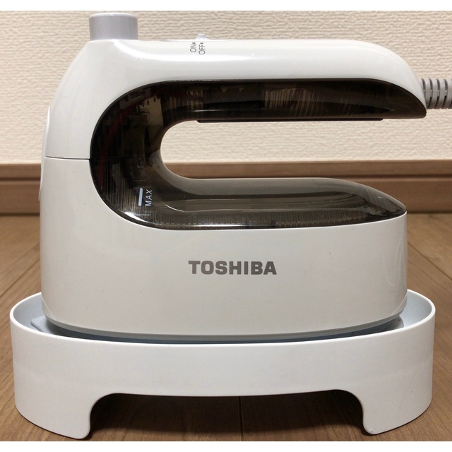 東芝(トウシバ)の東芝 衣類スチーマー スマホ/家電/カメラの生活家電(アイロン)の商品写真