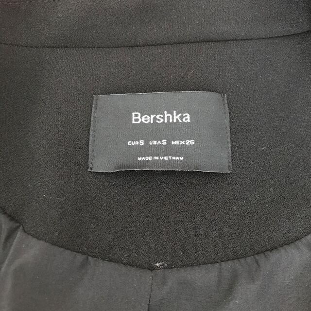 Bershka(ベルシュカ)のBershka ジャケット レディースのジャケット/アウター(テーラードジャケット)の商品写真