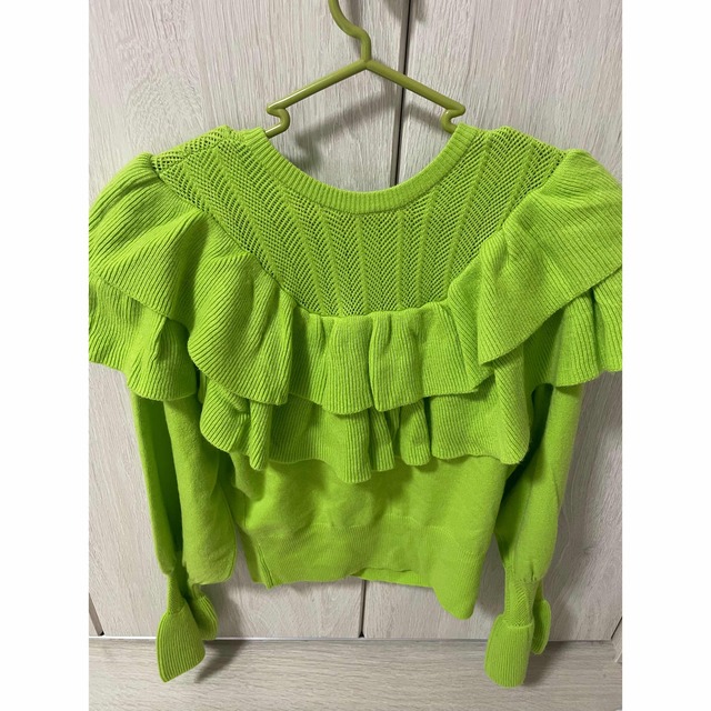 Ameri VINTAGE(アメリヴィンテージ)の2WAY RUFFLE KNIT TOP  レディースのトップス(カーディガン)の商品写真