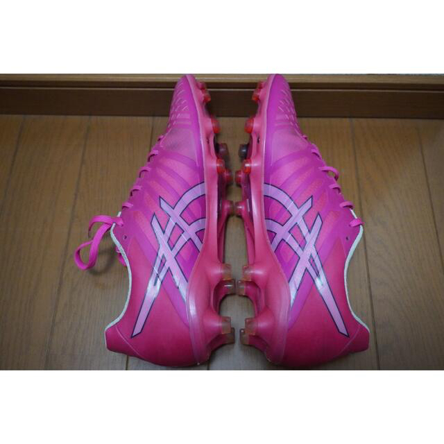 asics(アシックス)のDS LIGHT ACROS PRO ピンク　27.5cm スポーツ/アウトドアのサッカー/フットサル(シューズ)の商品写真