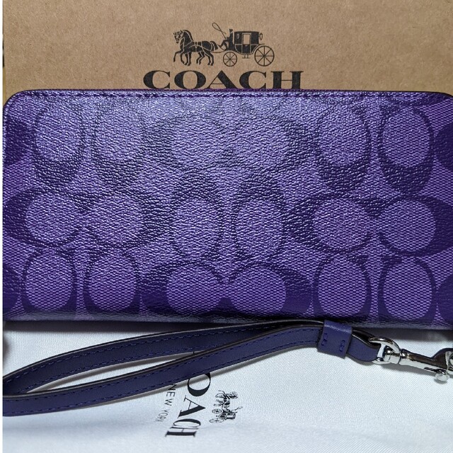 COACH(コーチ)のCOACH  長財布　シグネチャー紫 レディースのファッション小物(財布)の商品写真