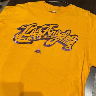 adidas - lakers Tシャツ