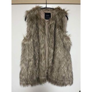 ベルシュカ(Bershka)のそら豆様専用　Bershka ベルシュカ　ファーベスト　L size(ベスト/ジレ)