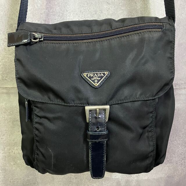 PRADA(プラダ)のPRADA プラダ　ショルダーバッグ　ブラック　黒　三角ロゴ　ナイロン レディースのバッグ(ショルダーバッグ)の商品写真
