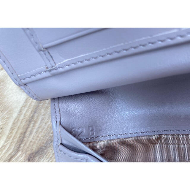 プラダ 二つ折り財布 ピンクベージュ 8