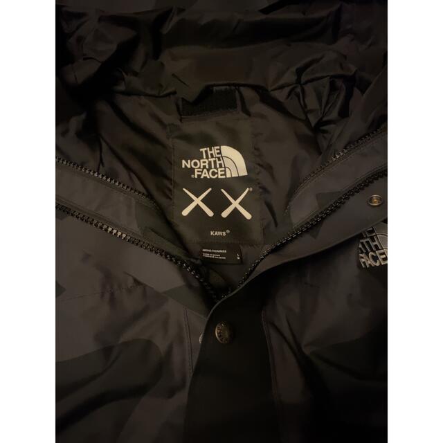 THE NORTH FACE(ザノースフェイス)の◆THE NORTH FACE × KAWS 1986 マウンテンジャケット L メンズのジャケット/アウター(マウンテンパーカー)の商品写真