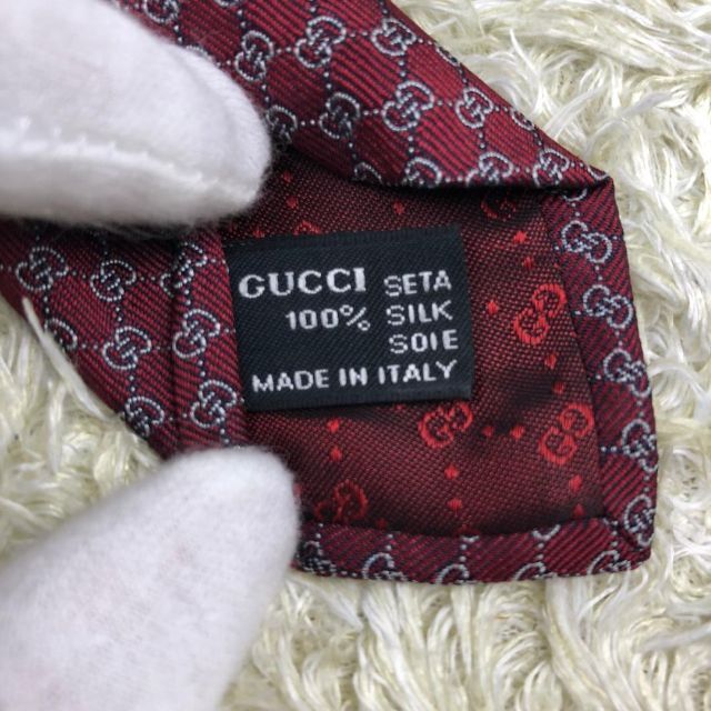 Gucci(グッチ)のグッチ ネクタイ gg柄 ワイドタイ 高級シルク えんじ  赤 大剣9.5cm メンズのファッション小物(ネクタイ)の商品写真