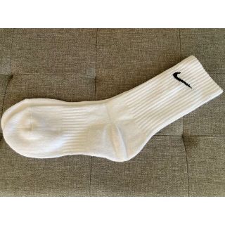 ナイキ(NIKE)の【新品未使用】NIKE everyday  socks23〜25㎝　ホワイト(ソックス)