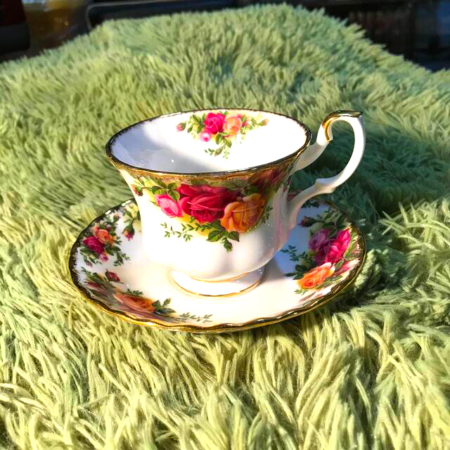 ROYAL ALBERT - レタス様専用。ロイヤルアルバート カップ&ソーサーの