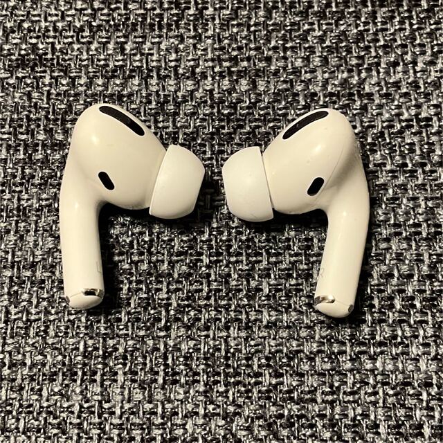 Apple(アップル)の【付属品あり】APPLE AirPods Pro スマホ/家電/カメラのオーディオ機器(ヘッドフォン/イヤフォン)の商品写真