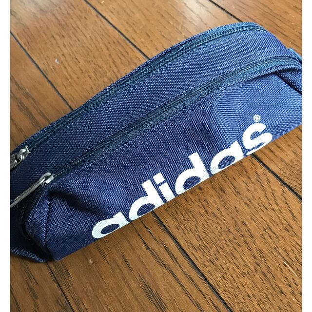 adidas(アディダス)のadidas ペンケース インテリア/住まい/日用品の文房具(ペンケース/筆箱)の商品写真