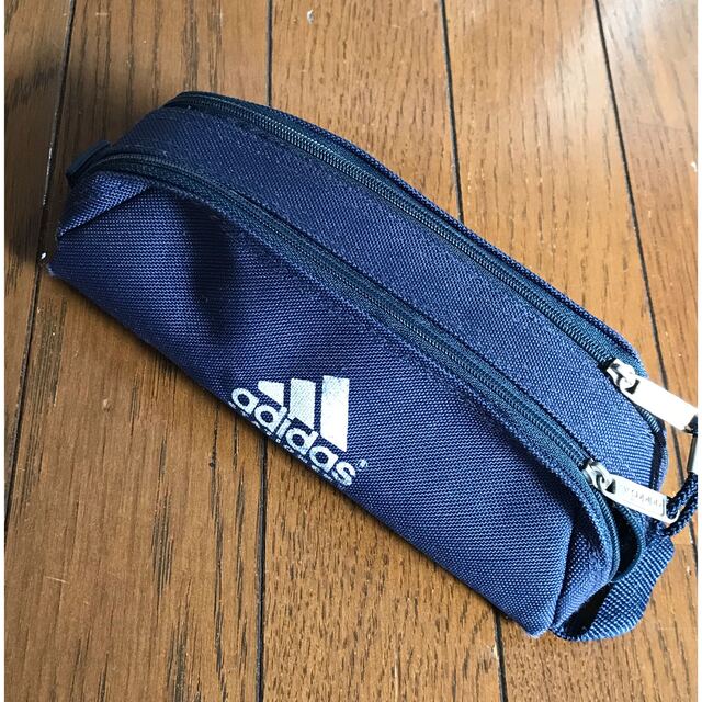 adidas(アディダス)のadidas ペンケース インテリア/住まい/日用品の文房具(ペンケース/筆箱)の商品写真