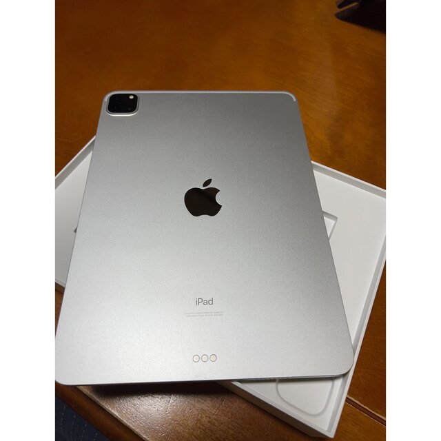 アップル iPad Pro 11インチ 第3世代 WiFi 256GB シルバー スマホ/家電/カメラのPC/タブレット(タブレット)の商品写真