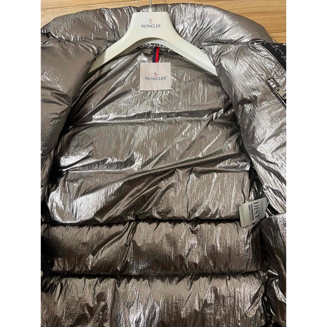 MONCLER(モンクレール)のモンクレールダウン　TARNOS タルノス日本限定品☆美品☆0サイズ メンズのジャケット/アウター(ダウンベスト)の商品写真